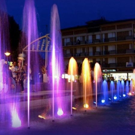 Enjoy Your Holidays From Our Magnificent Terrace Apartment Bibione Exterior foto