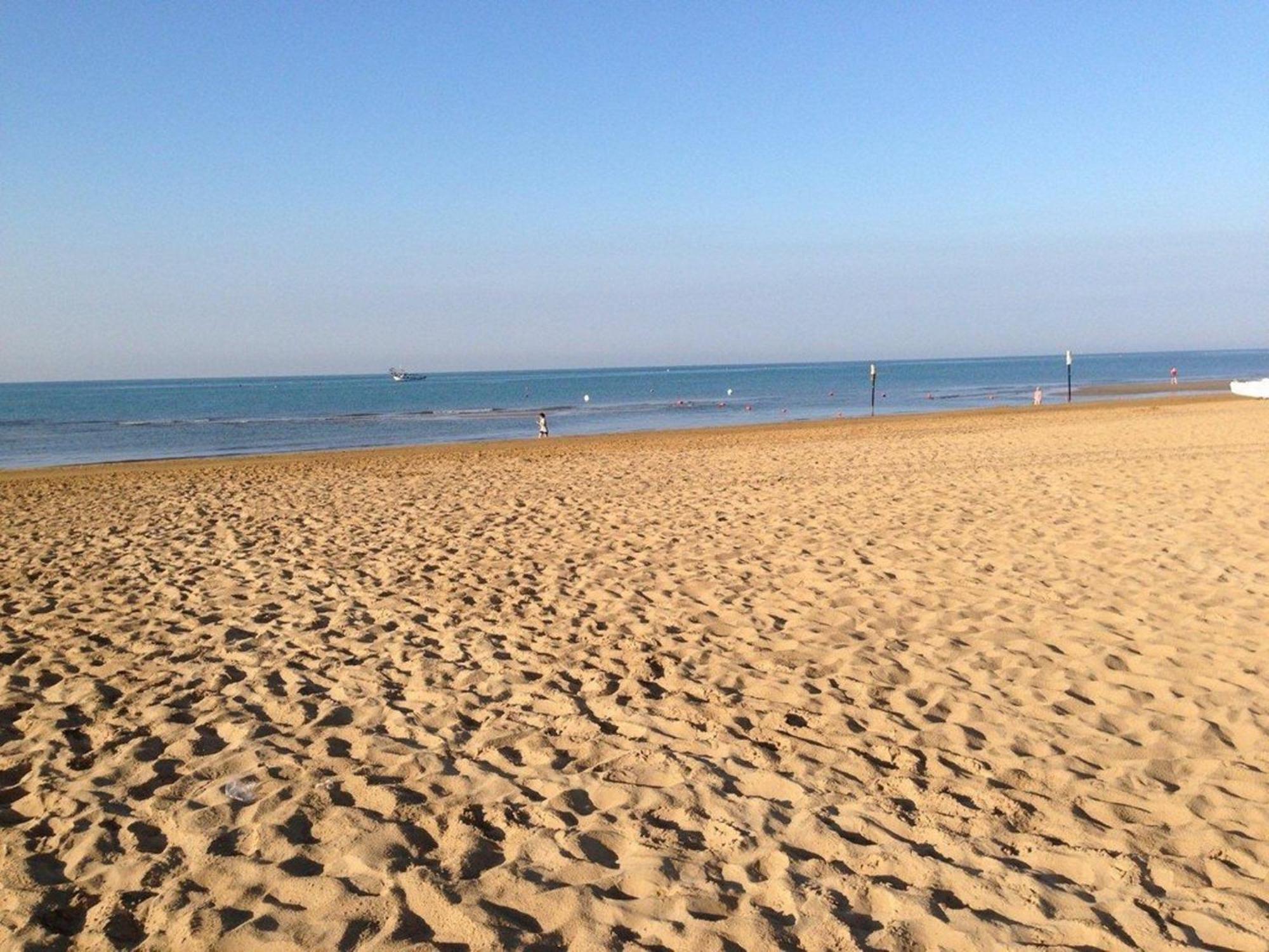 Enjoy Your Holidays From Our Magnificent Terrace Apartment Bibione Exterior foto