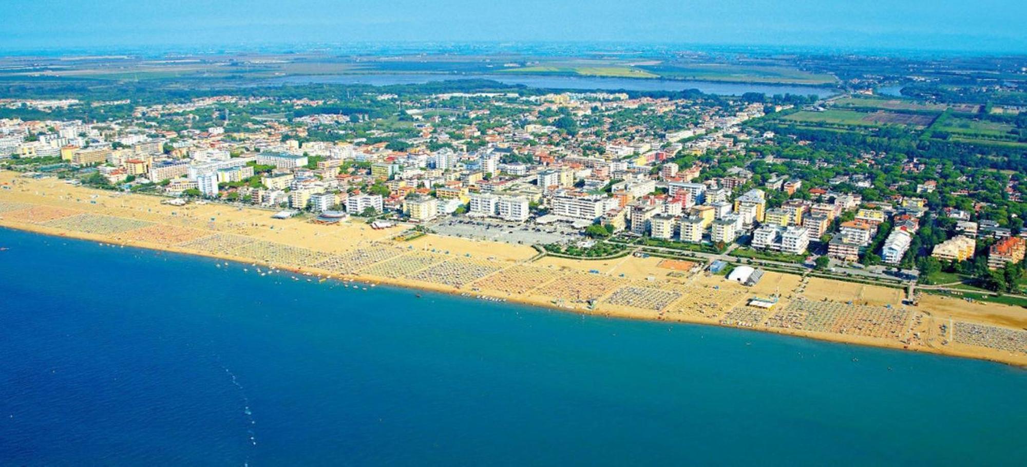 Enjoy Your Holidays From Our Magnificent Terrace Apartment Bibione Exterior foto