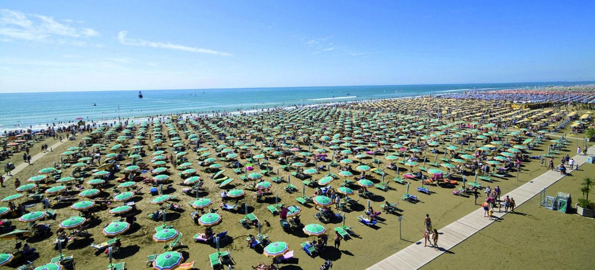 Enjoy Your Holidays From Our Magnificent Terrace Apartment Bibione Exterior foto